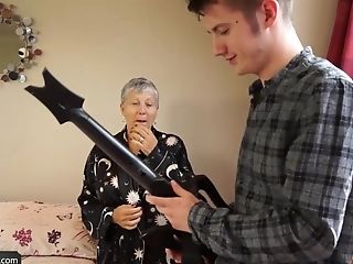 Old Lady Savana Fucked By Student  Bourne